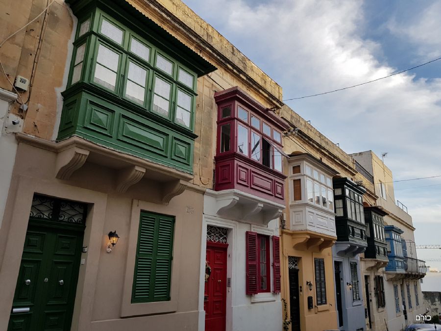 מרפסות צבעוניות בסלימה